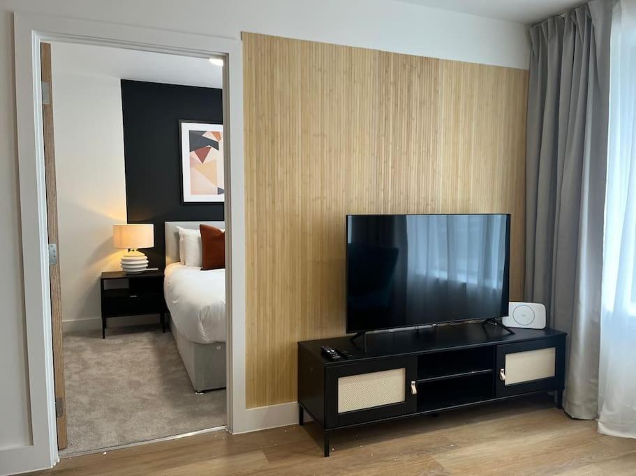 Cute One Bed Apartment - Old Trafford Манчестер Экстерьер фото