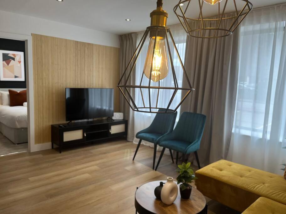 Cute One Bed Apartment - Old Trafford Манчестер Экстерьер фото