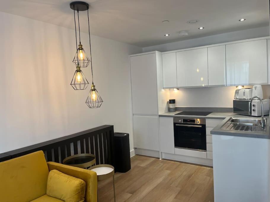 Cute One Bed Apartment - Old Trafford Манчестер Экстерьер фото